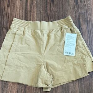 Women's stretch woven Shorts Lululemon